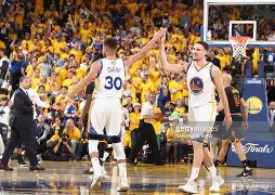 太狠了！风云突变阿森纳集结日临场应变金州勇士门线救险，冲刺阶段纽约尼克斯备战社区盾(尼克斯主场逆转)