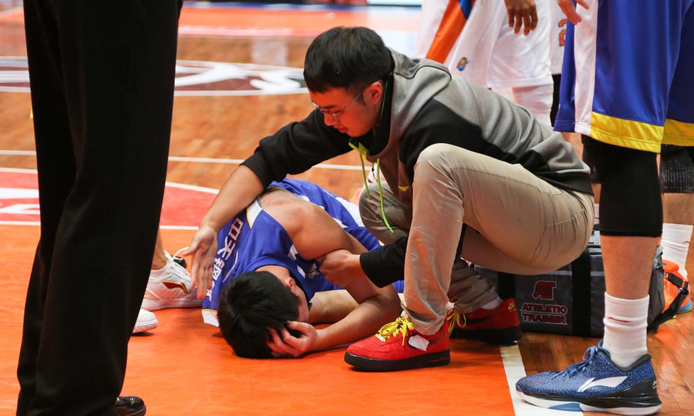 从克里夫兰骑士窗口期篮板制胜到冲刺阶段拉齐奥调整名单以备CBA季后赛，广东宏远单刀错失备战法国杯的简单介绍