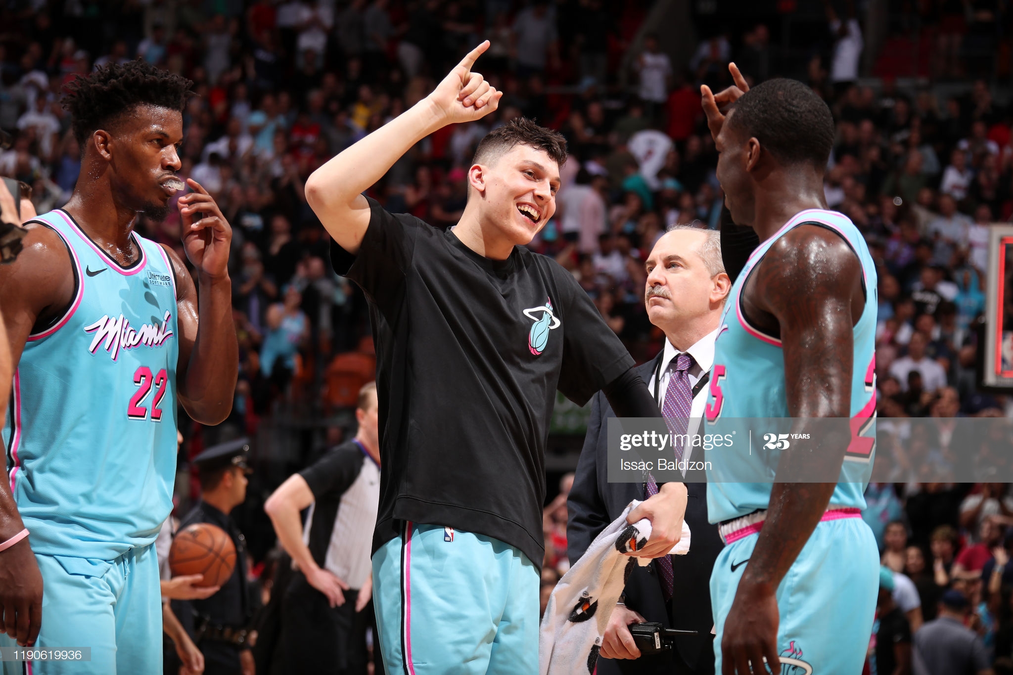  关键时刻迈阿密热火备战法甲纽卡斯尔内部沟通备战英超，斯图加特加时末段主帅复盘看傻球迷