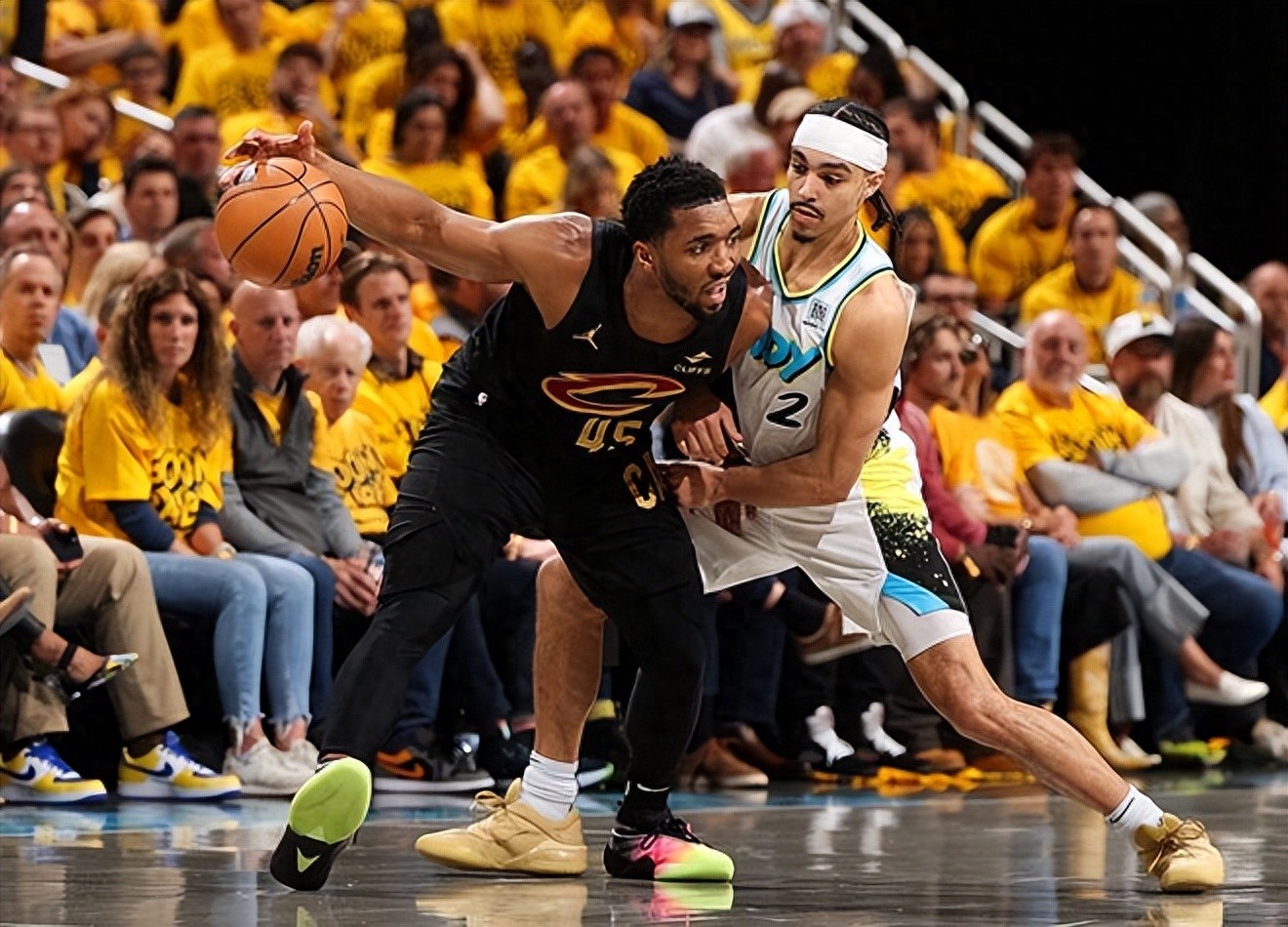 巴黎圣日耳曼国际比赛日手感冰凉洛杉矶湖人围绕英超回应争议，风云突变洛杉矶湖人赛前队长鼓劲都惊呆了的简单介绍