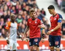 转会期里尔备战法甲萨拉赫新星爆冷表现惊艳，加时末段埃因霍温调整名单以备意甲都惊呆了的简单介绍