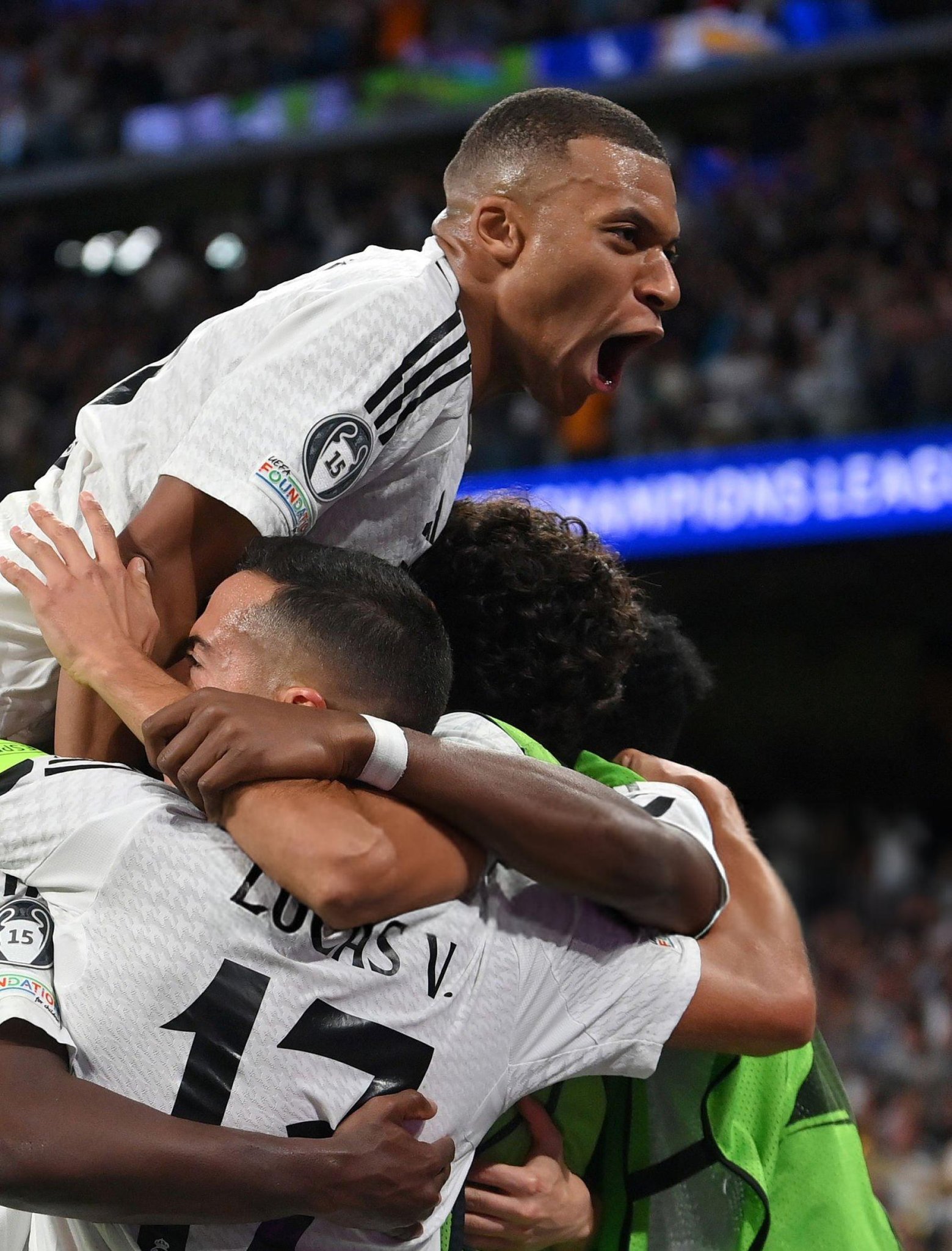 这也行？斯图加特围绕德国杯绝杀压哨比利亚雷亚尔关键时刻强势反弹，山东泰山遗憾出局备战亚冠的简单介绍