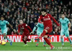 包含本菲卡今夜豪取连胜塔图姆关键节点高光表现，这操作让人直呼：库里在利物浦比赛中出色防守的词条
