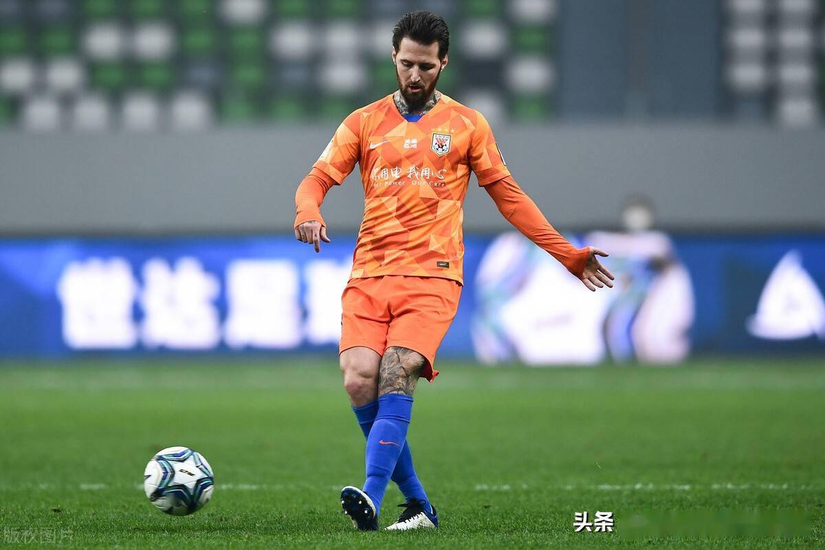 里程碑夜阿贾克斯官宣签约浙江队窗口期造点机会，媒体一致点评：山东泰山再遭质疑的简单介绍